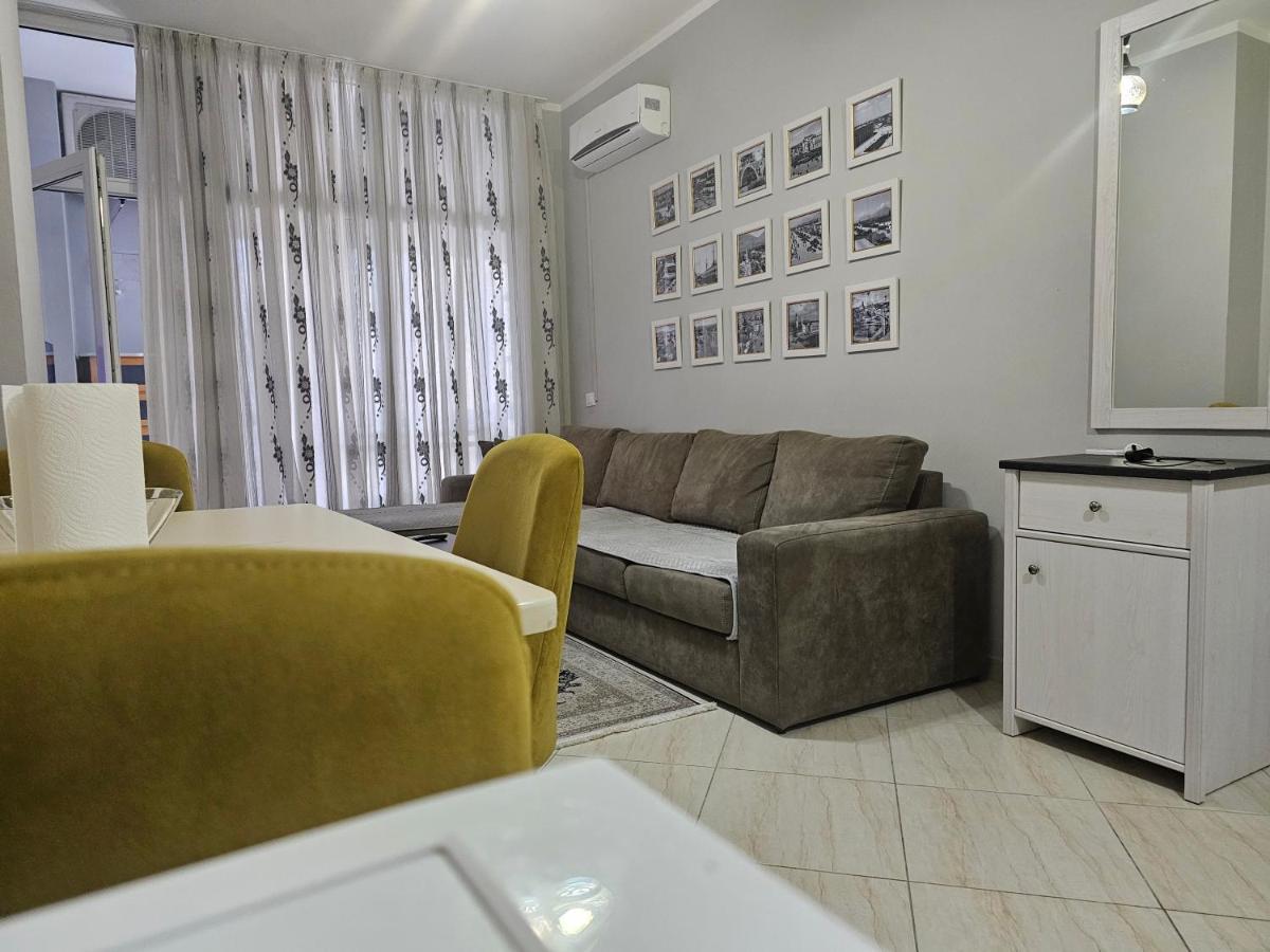 Pleasing Place With Free Parking On Site In Tirana Komuna E Parisit Eksteriør billede